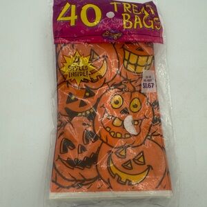 VINTAGE HALLOWEEN TREAT BAGS 20 CT 4 STYLES 1995 SEALED!